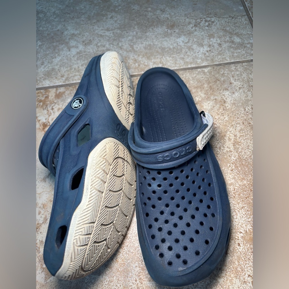 CROCS Swiftwater Navy and White Clogs - Picture 3 of 6